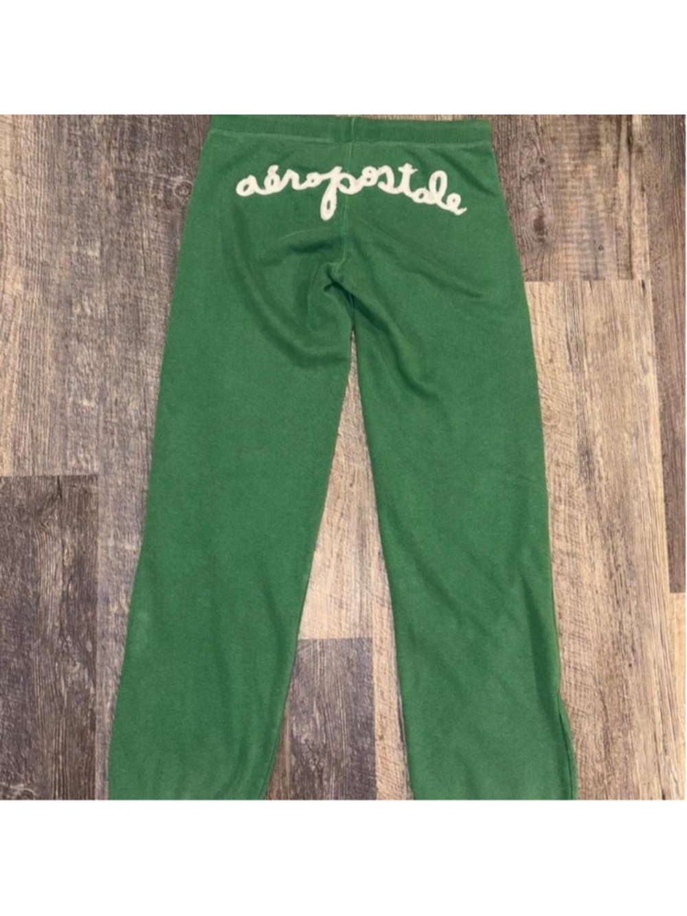 Vintage/Y2K Aéropostale green zip sweatpants 

• Embroidered white Aéropostale
